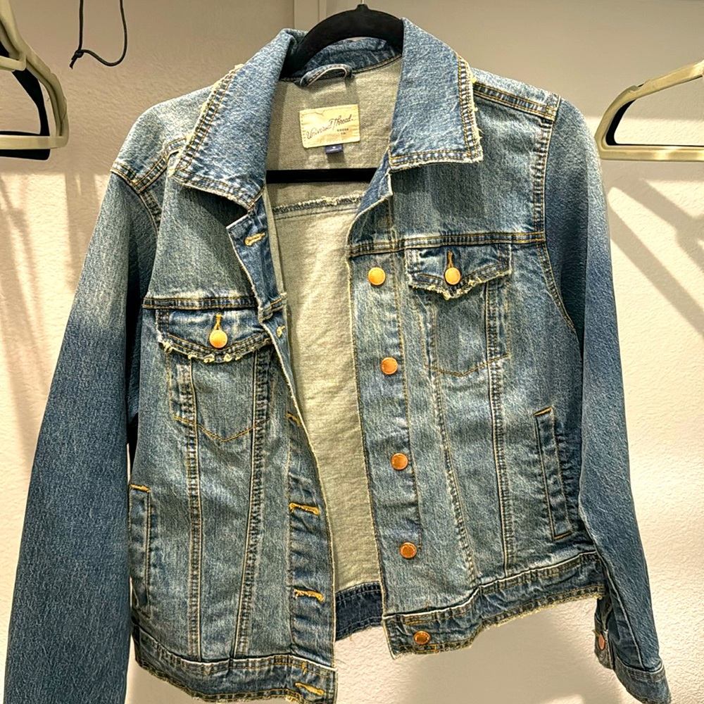 Universal thread Jean jacket